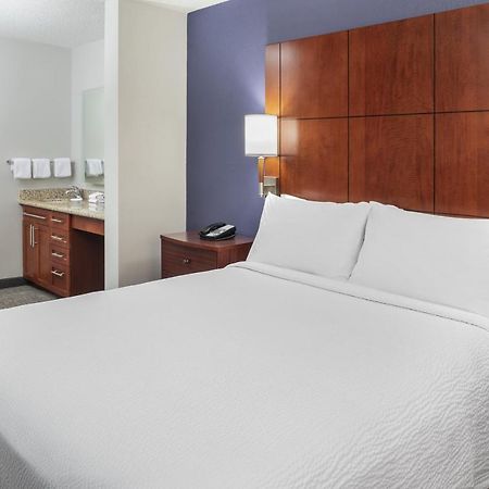 Trellis Durham Rtp Aparthotel Bagian luar foto