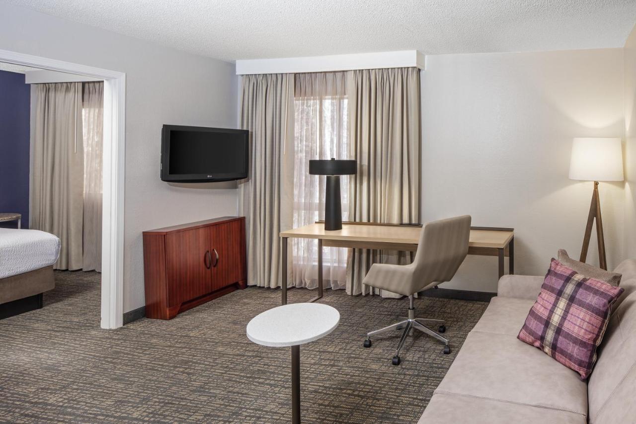 Trellis Durham Rtp Aparthotel Bagian luar foto